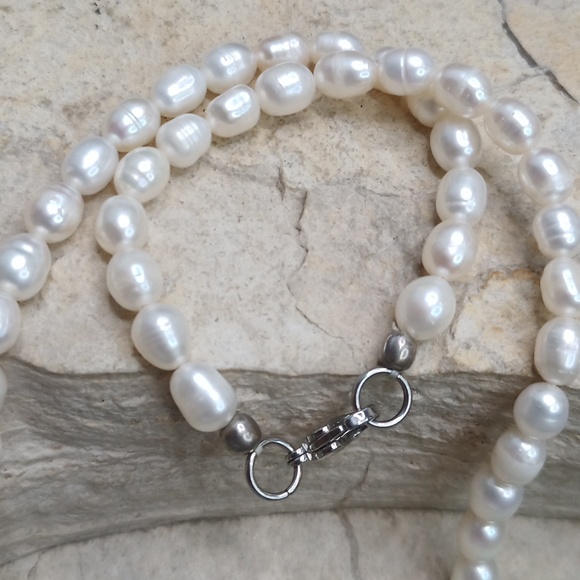 Bohemian Green Chrysoprase Gemstone and Freshwater Pearls necklace - Picture 8 of 9